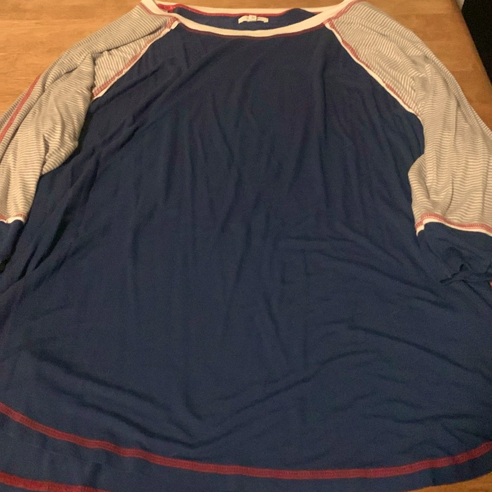 Lightweight women’s tunic